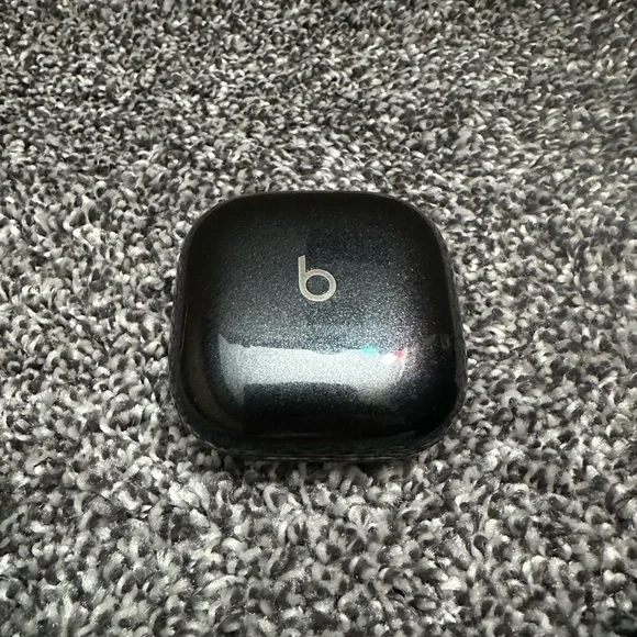 NEW Beats by Dre Black X Alo edition Wireless Earbuds w/ Glittery Charging Case - Picture 3 of 4